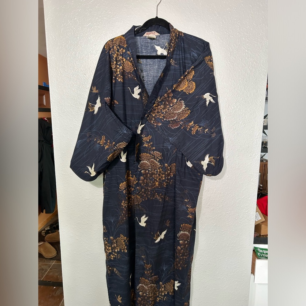 Kimono robe. Size Large. From Japan, 100% cotton.